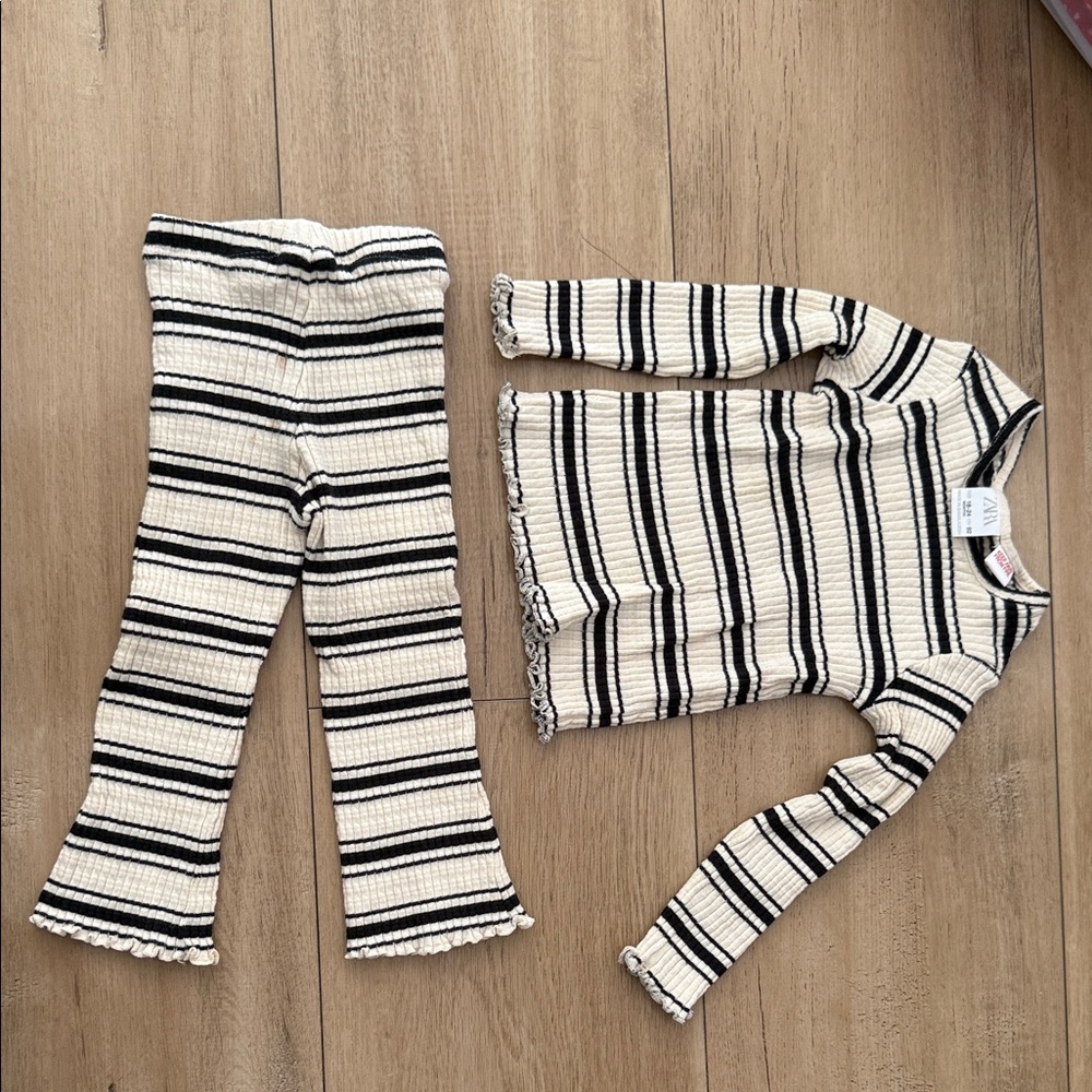 Zara Black and Cream Ribbed Knit Ensemble - Picture 3 of 3